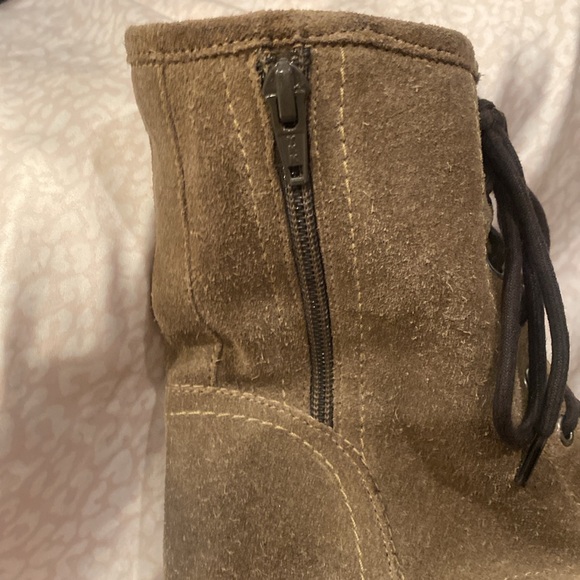 size 8.5 ROAN tan 16 hole boots SO CUTE!! for everywhere!! - Picture 3 of 6